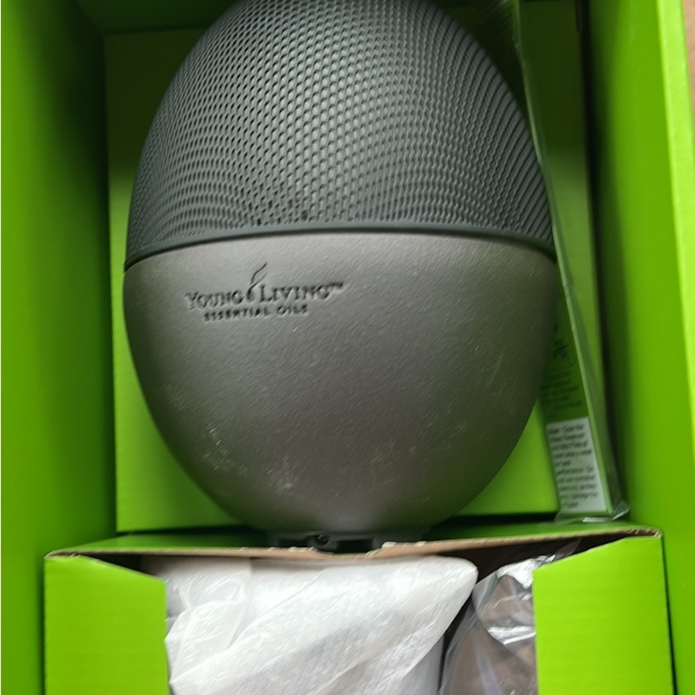 Young Living Rainstone Diffuser Open Box NEW - Picture 2 of 6